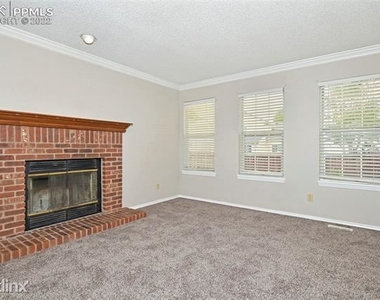 8420 R Ilex Drive - Photo Thumbnail 9