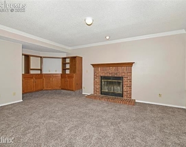 8420 R Ilex Drive - Photo Thumbnail 10