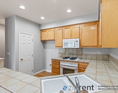 4154 Glenwood Terrace - Unit 2 - Photo Thumbnail 7