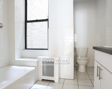 224 East 89th Street - Photo Thumbnail 3