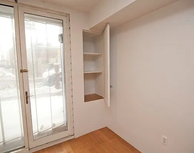 125 Kingsland Ave - Photo Thumbnail 1