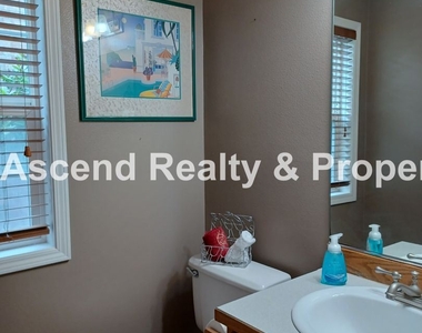 12372 Sw Winter Lake Dr - Photo Thumbnail 10