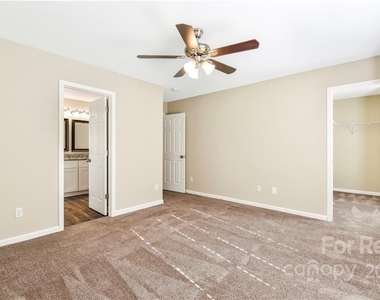 1220 Hunter Forest Court - Photo Thumbnail 14