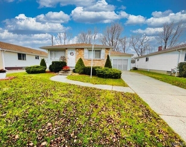 58 Crandon Boulevard - Photo Thumbnail 0