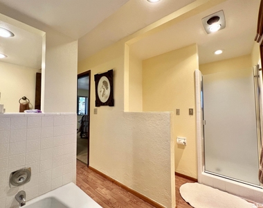 3445 W Plumb - Photo Thumbnail 24