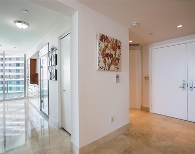 1331 Brickell Bay Dr - Photo Thumbnail 3