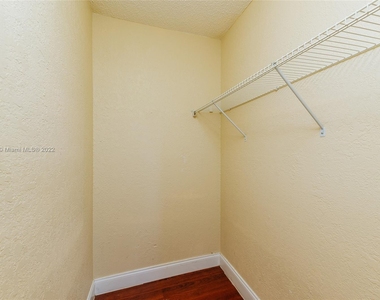 4437 Sunny Lane Ave - Photo Thumbnail 16