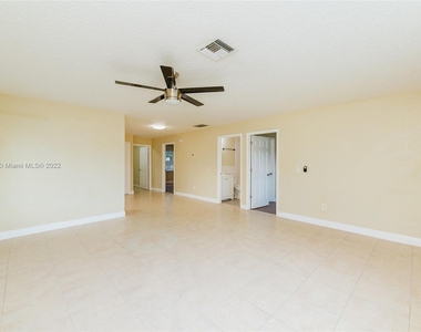 4437 Sunny Lane Ave - Photo Thumbnail 6