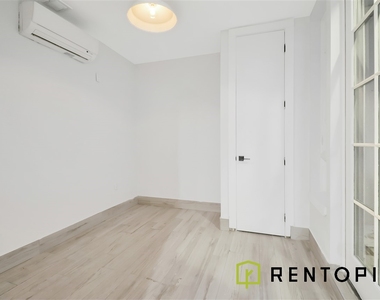 555 Grand Street - Photo Thumbnail 5