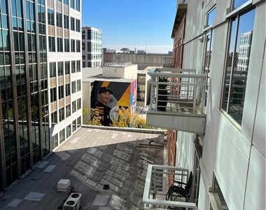 435 S Tryon Street - Photo Thumbnail 0