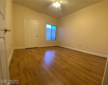 1511 Cardinal Peak Lane - Photo Thumbnail 7