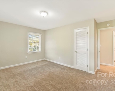 6326 Farmingdale Drive - Photo Thumbnail 24