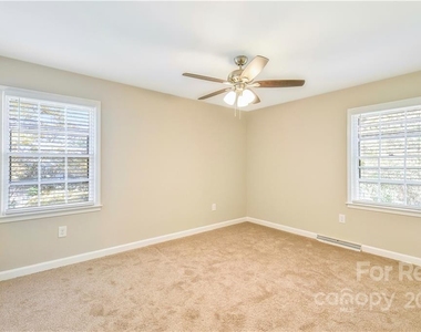 6326 Farmingdale Drive - Photo Thumbnail 16