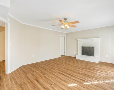 6326 Farmingdale Drive - Photo Thumbnail 6