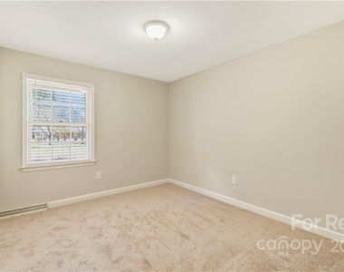 6326 Farmingdale Drive - Photo Thumbnail 19