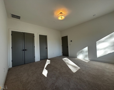 1545 Millwood Place - Photo Thumbnail 6