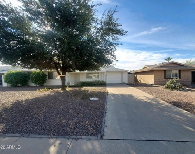 10319 W Sun City Boulevard - Photo Thumbnail 27