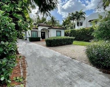 4050 Sw 11th St - Photo Thumbnail 24