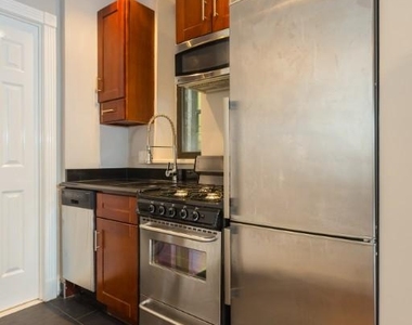 722 Tenth Avenue, Unit 3c - Photo Thumbnail 2