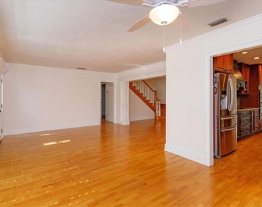 1725 Pine Avenue - Photo Thumbnail 4