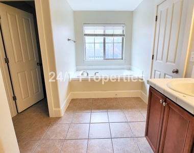 11345 Nw Odeon Ln. - Photo Thumbnail 7