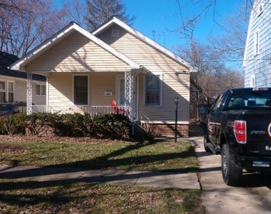 1015 E Willcox Ave - Photo Thumbnail 0