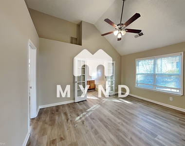 2710 Waterford Park Dr - Photo Thumbnail 7