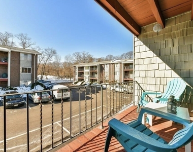 9 Woodcrest Ct - Photo Thumbnail 7