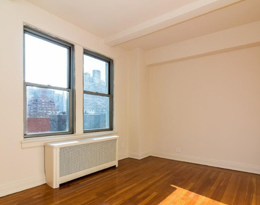 301 East 38th Street - Photo Thumbnail 2