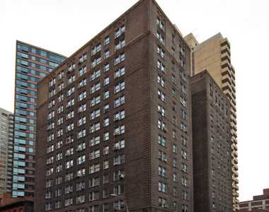 301 East 38th Street - Photo Thumbnail 3