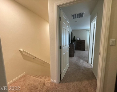 7233 Halo Falls Street - Photo Thumbnail 11