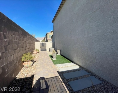 7233 Halo Falls Street - Photo Thumbnail 29