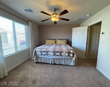 7233 Halo Falls Street - Photo Thumbnail 20