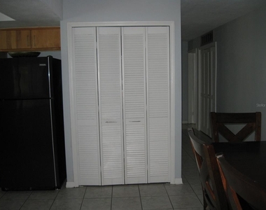 819 Lakeside Terrace - Photo Thumbnail 7