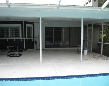 819 Lakeside Terrace - Photo Thumbnail 28