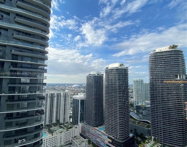 1010 Brickell Ave - Photo Thumbnail 0