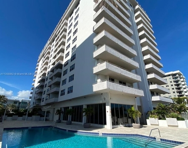 9225 Collins Ave - Photo Thumbnail 22