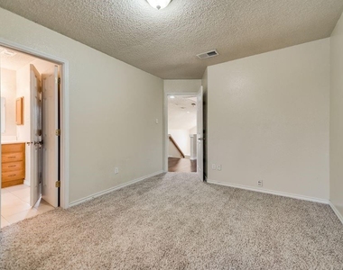 6736 Phoenix Place - Photo Thumbnail 14