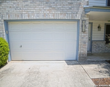 15510 Walnut Creek Dr - Photo Thumbnail 2