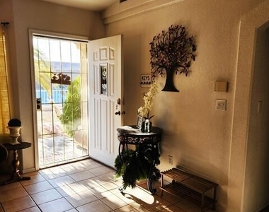 2555 Hacienda Pl - Photo Thumbnail 8