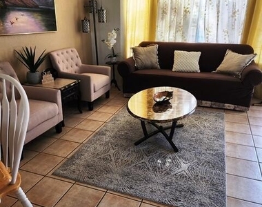 2555 Hacienda Pl - Photo Thumbnail 5