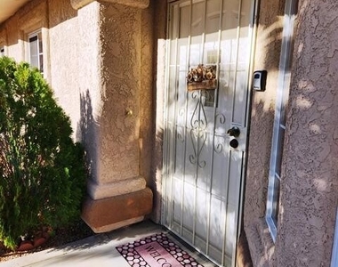 2555 Hacienda Pl - Photo Thumbnail 2