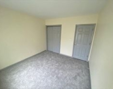 17 Winter St Apt 12 - Photo Thumbnail 10