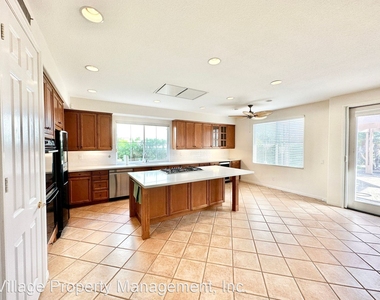 7415 Melodia Terrace - Photo Thumbnail 10