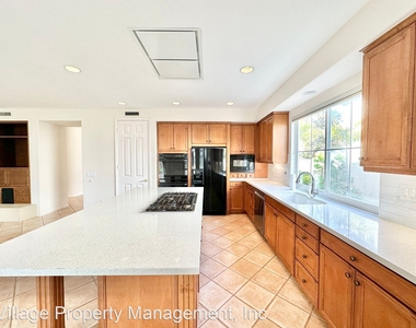 7415 Melodia Terrace - Photo Thumbnail 13