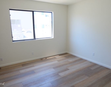 27 Outrigger St 1 - Photo Thumbnail 16