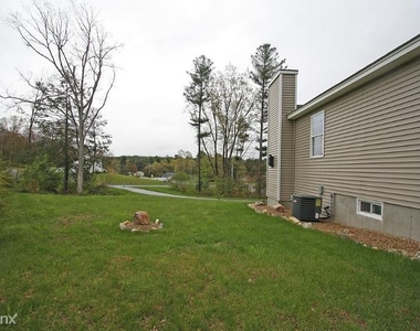 8 Hemlock Dr - Photo Thumbnail 3