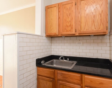 6364 N. Hermitage, Unit 2 - Photo Thumbnail 2