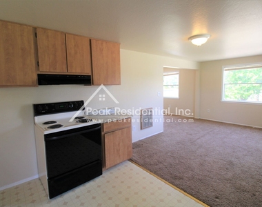 5372 Olive Ranch Rd - Rear Unit - Photo Thumbnail 9