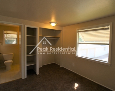 5372 Olive Ranch Rd - Rear Unit - Photo Thumbnail 11